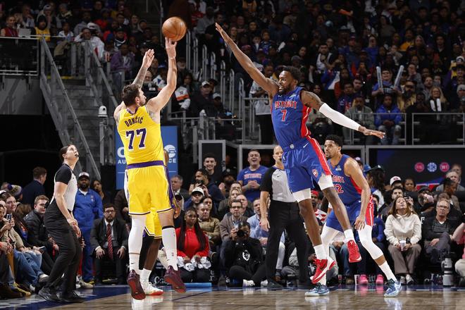 湖人惨败活塞暴露三大争冠隐患