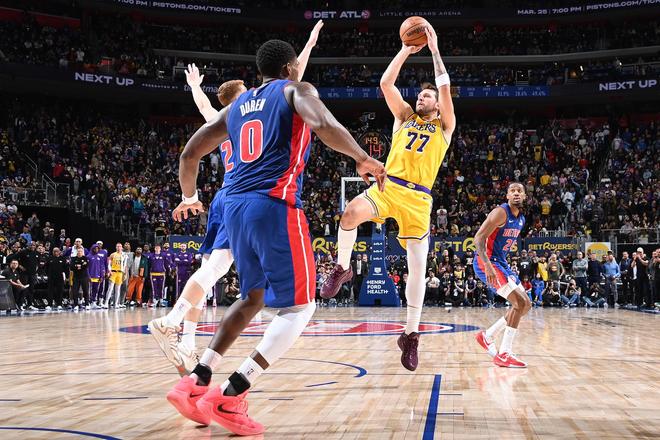 湖人惨败活塞暴露三大争冠隐患