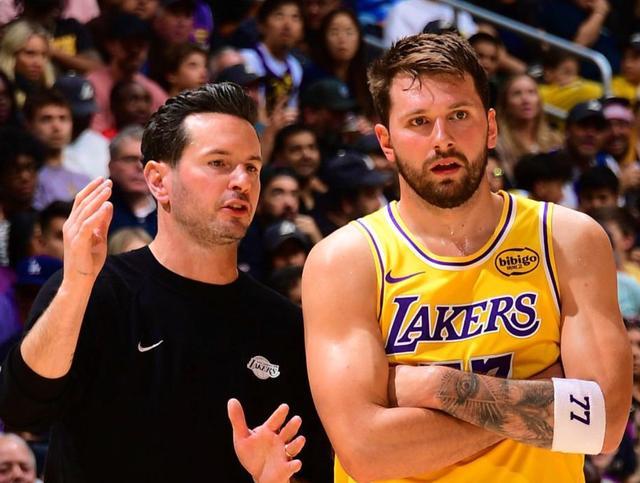 东契奇复出砍42分湖人掀翻骑士 雷迪克创湖人队