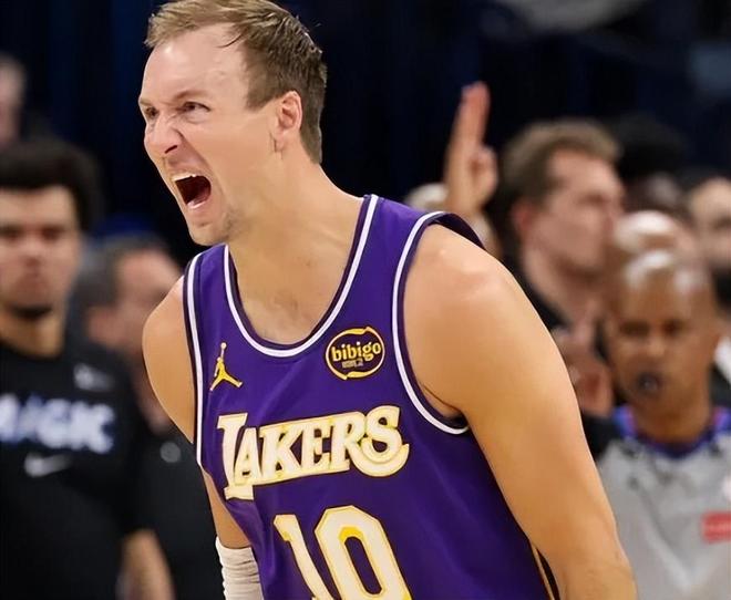 湖人惨败雷霆四核崩盘防守漏洞成致命伤