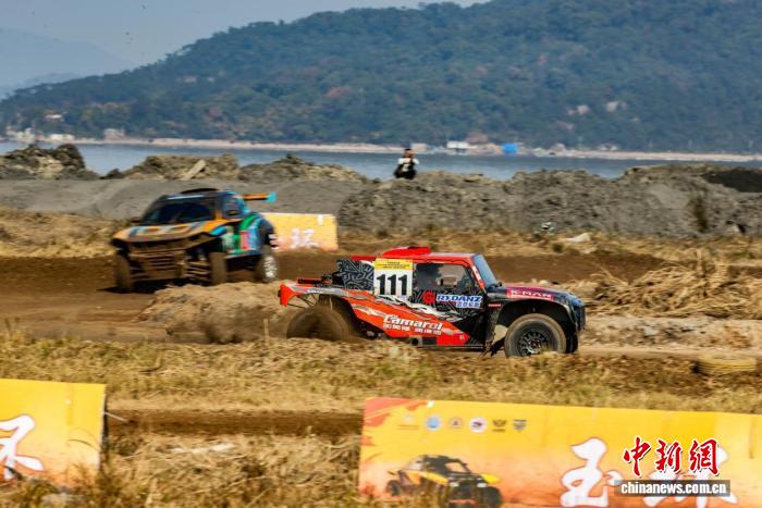 赵向前勇夺汽车组冠军 陶