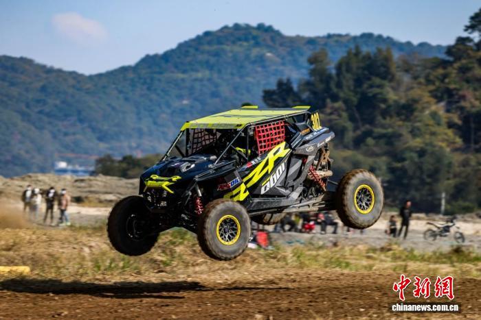 赵向前勇夺汽车组冠军 陶冶包揽UTV量产组头名