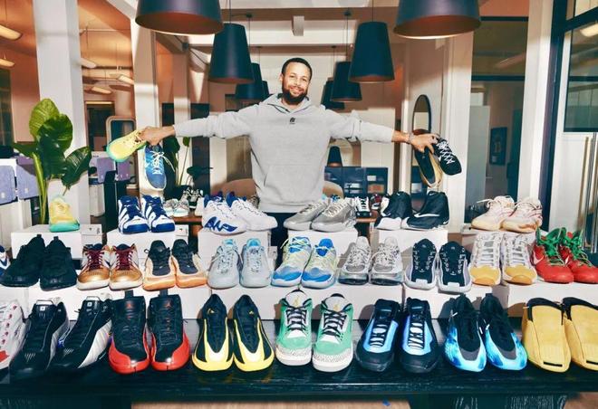 斯蒂芬·库里慈善拍卖球鞋 捐赠基金会逾20万