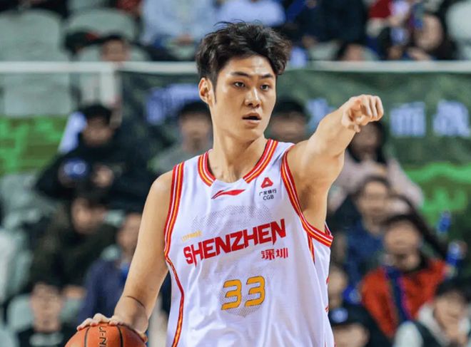 深圳双杀四川豪取13连胜反超联赛前三