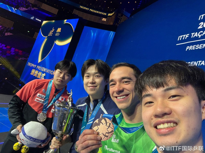 王楚钦首夺单打世界杯男单冠军 松岛辉空赛后行