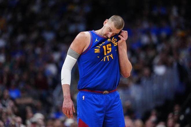 爱德华兹带伤鏖战森林狼逆转掘金 系列赛1-1平