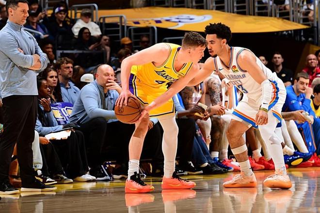 雷霆大胜湖人 克内克特数据低迷引质疑