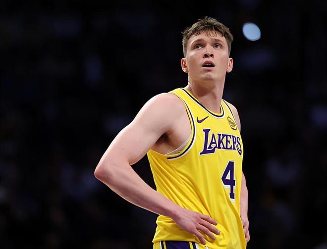 雷霆大胜湖人 克内克特数据低迷引质疑